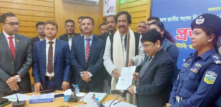 শেরপুরের ৩টি আসনে ১৫ প্রার্থীর মাঝে প্রতীক বরাদ্দ
