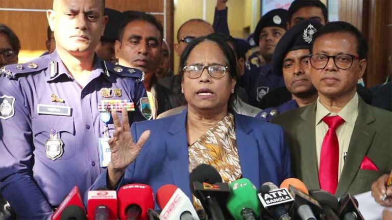 ভোটারদের ভয় দেখালে ব্যবস্থা: নওগাঁয় ইসি রাশেদা