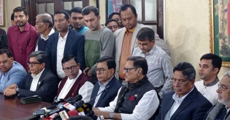 বিদেশে বসে এসব উদ্ভট আন্দোলনে ডাক না দিয়ে রাস্তায় আসুন: কাদের