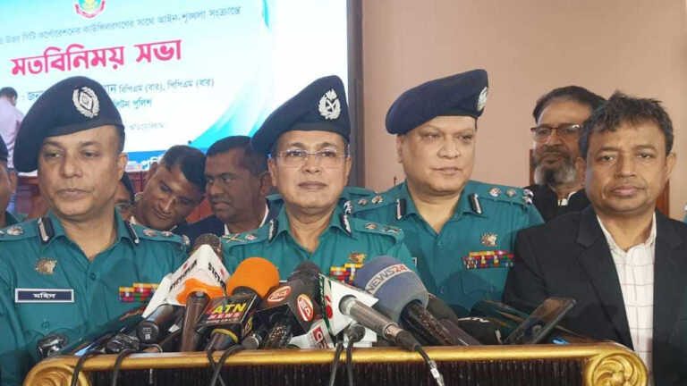 ভোট ঠেকাতে আসাদের প্রতিহত করাও সাংবিধানিক দায়িত্ব: ডিএমপি কমিশনার