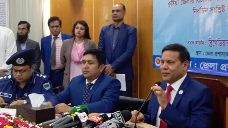 সাংবাদিকদের ক্যামেরা ভাঙচুর করলে দুই থেকে সাত বছরের জেল: ইসি আহসান হাবিব