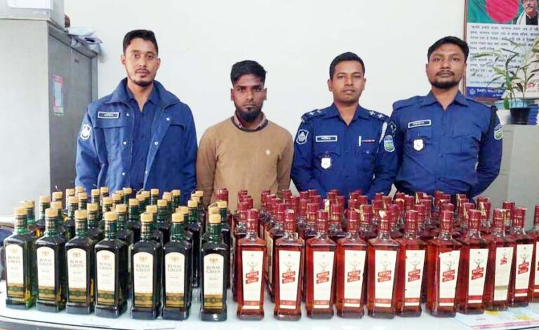নালিতাবাড়ীতে বিদেশী মদসহ মাদক ব্যবসায়ী গ্রেপ্তার
