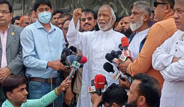 আ. লীগ গণতন্ত্রে বিশ্বাস করে না বলেই বিএনপিকে নিষিদ্ধ করতে চায়: মঈন খান