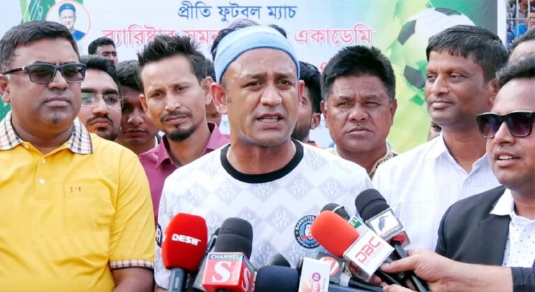 দেশের মানুষের ফুটবলের প্রতি প্রেম আবার ফিরিয়ে আনতে চাই : জামালপুরে ব্যারিস্টার সুমন