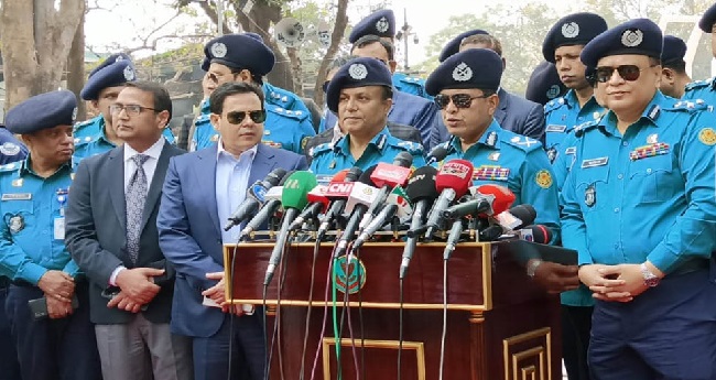 একুশে ফেব্রুয়ারি ঘিরে নিরাপত্তা ঝুঁকি নেই: ডিএমপি কমিশনার