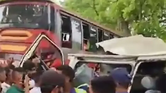 গোপালগঞ্জে বাস-মাইক্রোবাসের মুখোমুখি সংঘর্ষে নিহত ৫