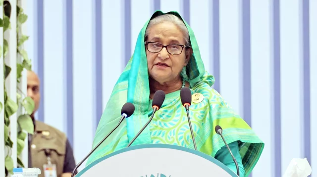 যুদ্ধে নয়, জলবায়ু পরিবর্তন মোকাবিলায় অর্থ ব্যয় করুন: প্রধানমন্ত্রী