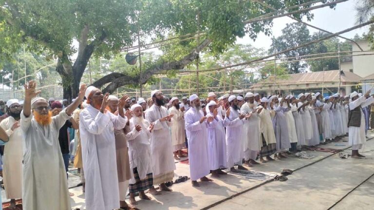 শেরপুরে বৃষ্টির জন্য ইসতিসকার নামাজ আদায়