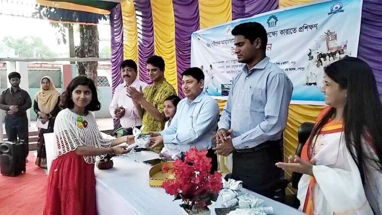 শেরপুরে কিশোরীদের ৪ মাসব্যাপী কারাতে প্রশিক্ষণের উদ্বোধন
