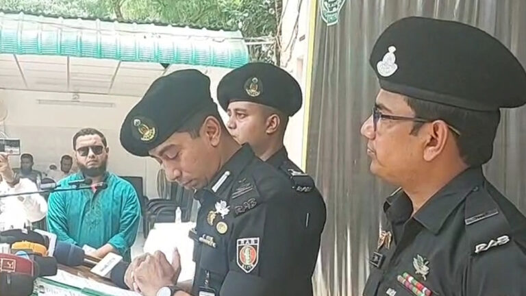 শিশুকে ধর্ষণের পর হত্যার বর্ণনা দিতে গিয়ে কাঁদলেন র‍্যাব কর্মকর্তা
