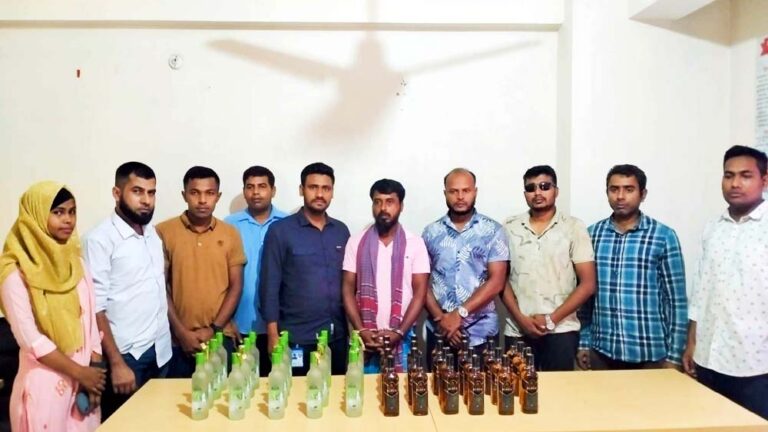 শেরপুরে মাদকদ্রব্য নিয়ন্ত্রণ অধিদপ্তরের অভিযানে ভারতীয় মদসহ আটক ১