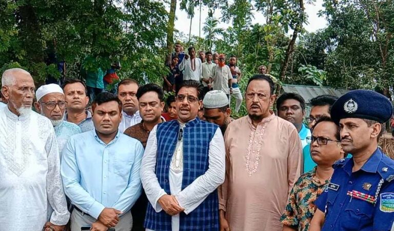 ঝিনাইগাতীর মহারশি নদীতে বেড়িবাঁধ নির্মাণের আশ্বাস দিলেন- সংসদ সদস্য এ.ডি.এম শহিদুল ইসলাম