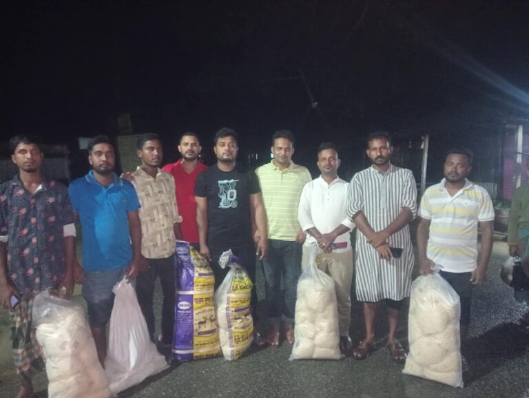 নালিতাবাড়িতে বন্যার্তদের মাঝে গণঅধিকার পরিষদের ত্রাণ বিতরণ