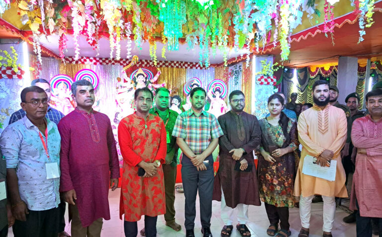 শেরপুরে বিভিন্ন পূজা মন্ডপ পরিদর্শন করেছেন জেলা প্রশাসক ও পুলিশ সুপার