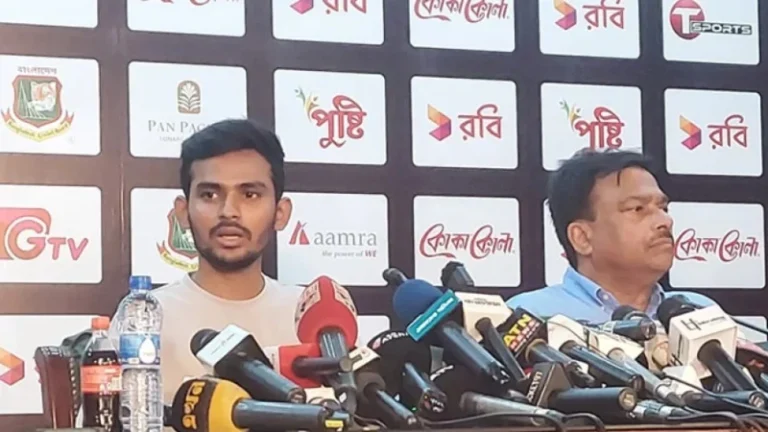 সাকিবের দেশে আসা ও দেশত্যাগে বাধা নেই: ক্রীড়া উপদেষ্টা