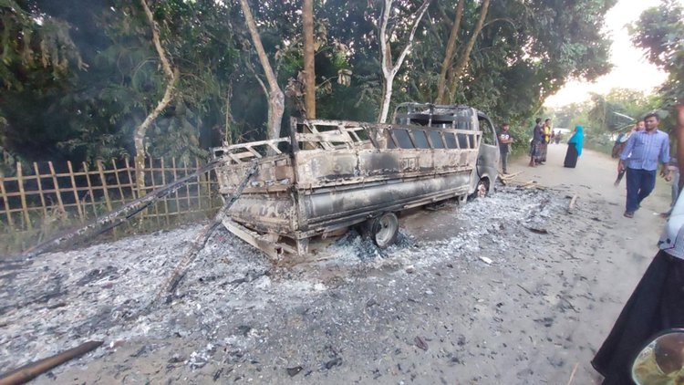 শেরপুরে পীরের দরবারে লুটপাট, পোড়ানো হলো ১০ গাড়ি