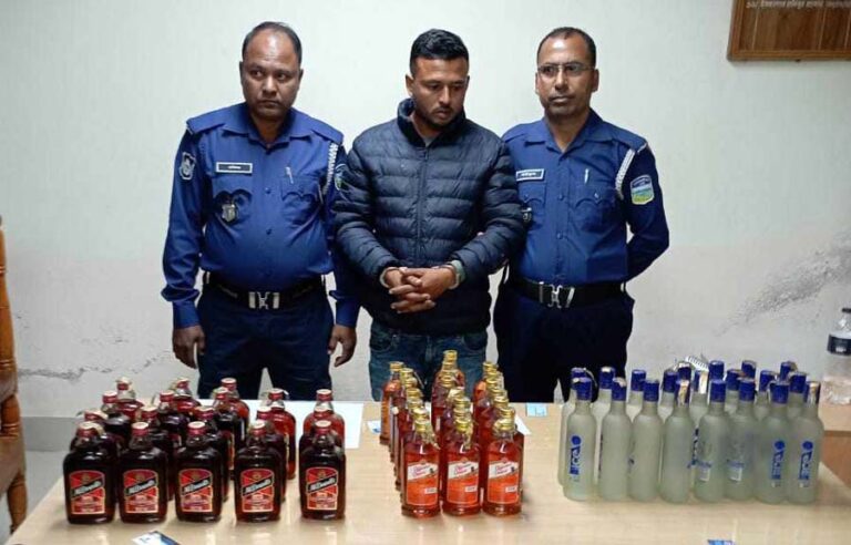 ঝিনাইগাতীতে ভারতীয় মদসহ গ্রেফতার-১