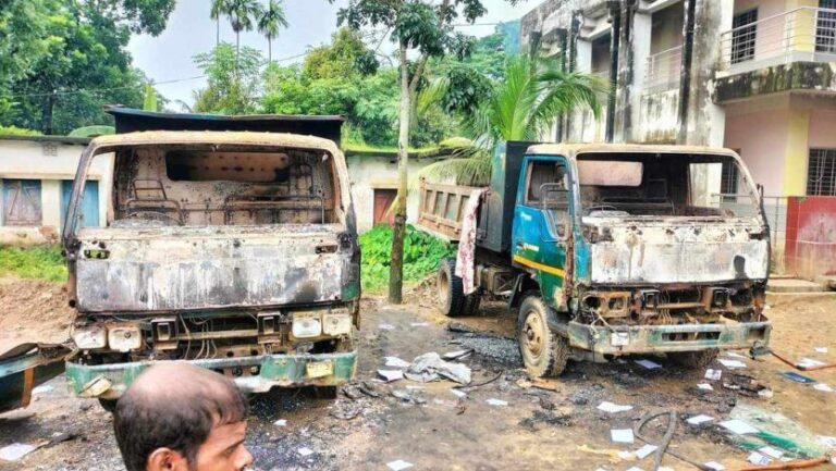 নালিতাবাড়ীতে সাবেক মেয়রসহ আ’লীগের ৭৭ নেতা-কর্মীর বিরুদ্ধে মামলা