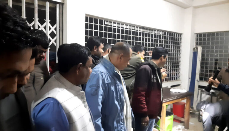 নকলায় সড়কে দাঁড়িয়ে থাকা ৬ ব্যক্তিকে চোর সন্দেহে গণপিটুনি, নিহত ১
