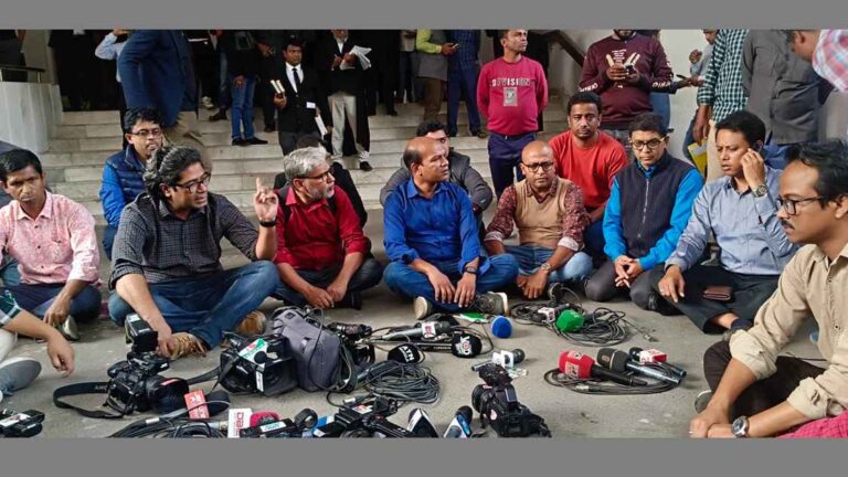 প্রেস ব্রিফিংয়ে বিএনপি কর্মীদের হট্টগোল, সাংবাদিকদের ওপর হামলা