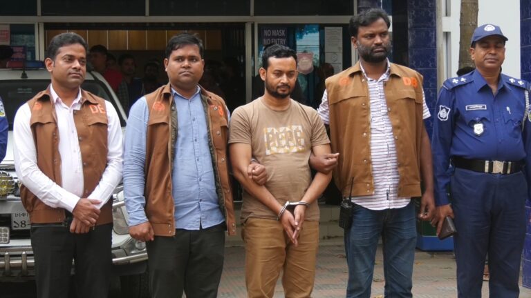 জামালপুরে চাচাতো ভাইকে কুপিয়ে হত্যা, প্রধান আসামি গ্রেফতার