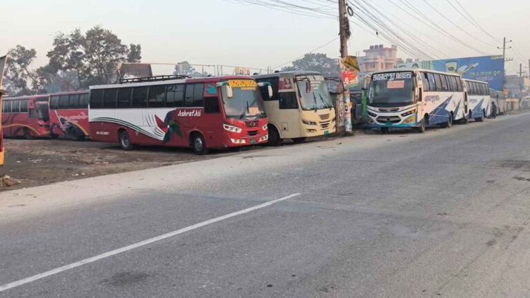 জামালপুরে চলছে পরিবহন ধর্মঘট, চরম ভোগান্তি