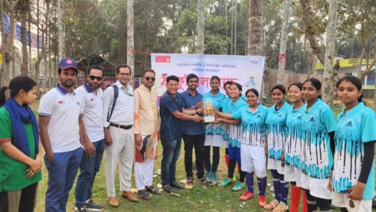 নালিতাবাড়ীতে গণতান্ত্রিক অভিযাত্রায় নারীদের অংশগ্রহণে ফুটবল খেলা অনুষ্ঠিত