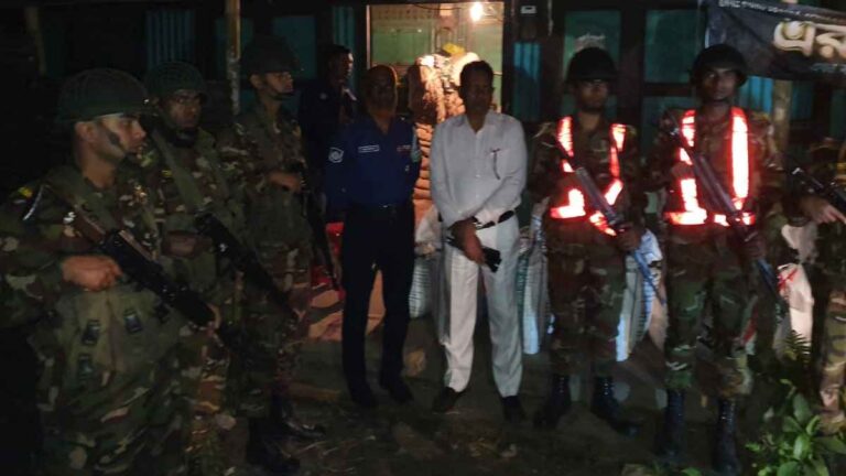 নেত্রকোনায় সেনাবাহিনীর অভিযানে ৩৬৫৬ কেজি চাল জব্দ, ২ আটক