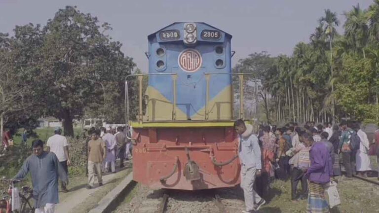 জামালপুরে ট্রেনের ইঞ্জিন বিকল, দেড় ঘণ্টা পর চলাচল স্বাভাবিক
