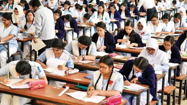 এসএসসি ও সমমানের পরীক্ষা শুরু