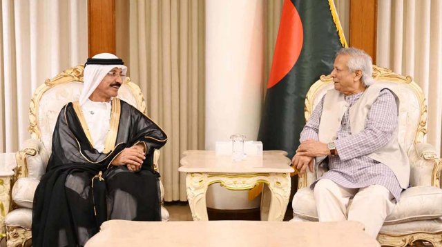 প্রধান উপদেষ্টার সঙ্গে ডিপি ওয়ার্ল্ডের সিইও’র সাক্ষাৎ
