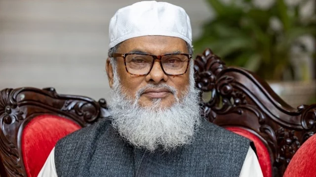হজ ফ্লাইট শুরু ২৯ এপ্রিল : ধর্ম উপদেষ্টা ড. আ ফ ম খালিদ হোসেন