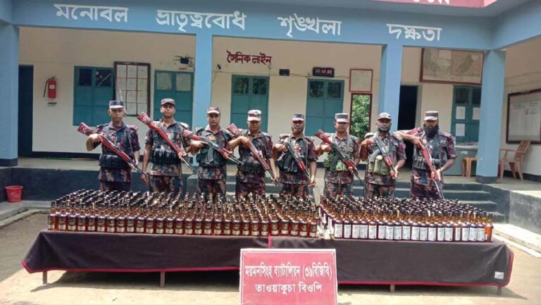 ঝিনাইগাতীতে বিপুল পরিমাণ ভারতীয় মদসহ দুটি গরু জব্দ