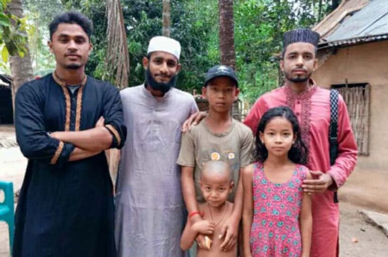 ঝিনাইগাতীতে নিহত দুই আদিবাসী পরিবারের মাঝে ছাত্রশিবিরের আর্থিক সহায়তা প্রদান