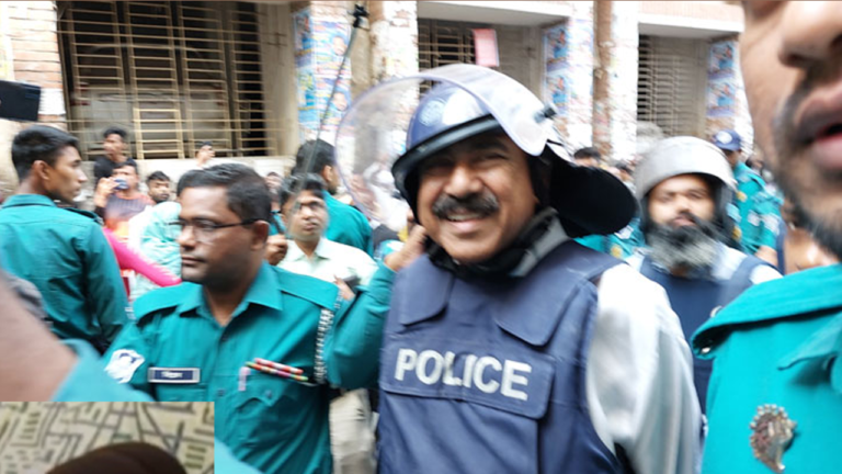 পুলিশকে ‘চৌদ্দগুষ্টি’ শেষ করে দেওয়ার হুমকি সাবেক মন্ত্রী শাজাহান খানের