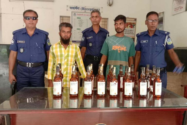 ঝিনাইগাতীতে ভারতীয় মদসহ দুই মাদক কারবারি গ্রেফতার