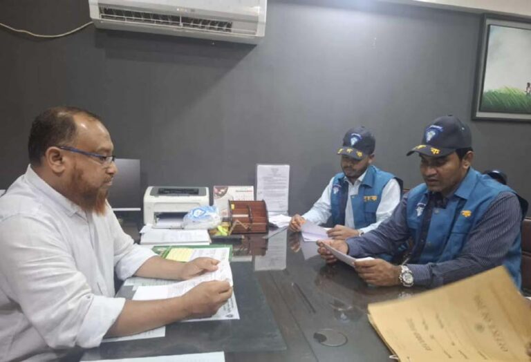 শেরপুরে বিআরটিএ অফিসে দুদকের অভিযান