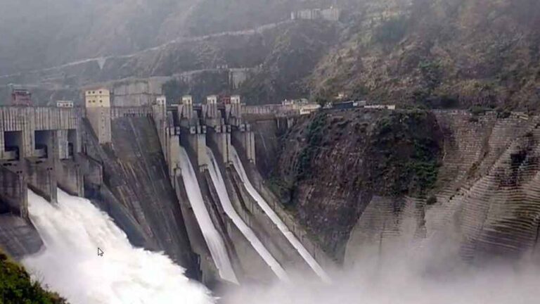 অবশেষে চেনাব নদীর পানি ছাড়ল ভারত