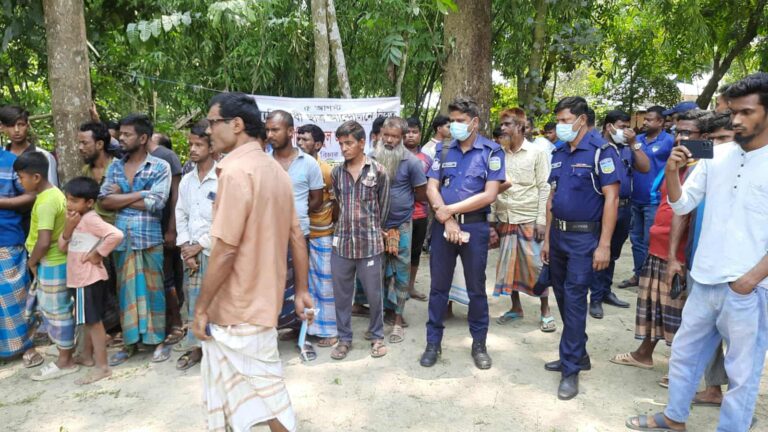 বৈষম্যবিরোধী ছাত্র আন্দোলনে নিহত নকলার আজিজের লাশ কবর থেকে উত্তোলন