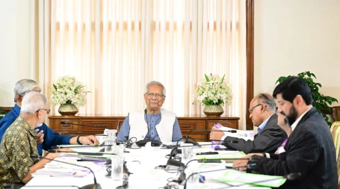 লুটপাটের অর্থ ব্যবস্থাপনায় বিশেষ তহবিল গঠনের নির্দেশ প্রধান উপদেষ্টার