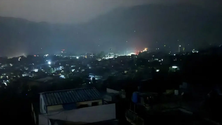 ভারতে পাকিস্তানের পাল্টা হামলায় নিহত ৩
