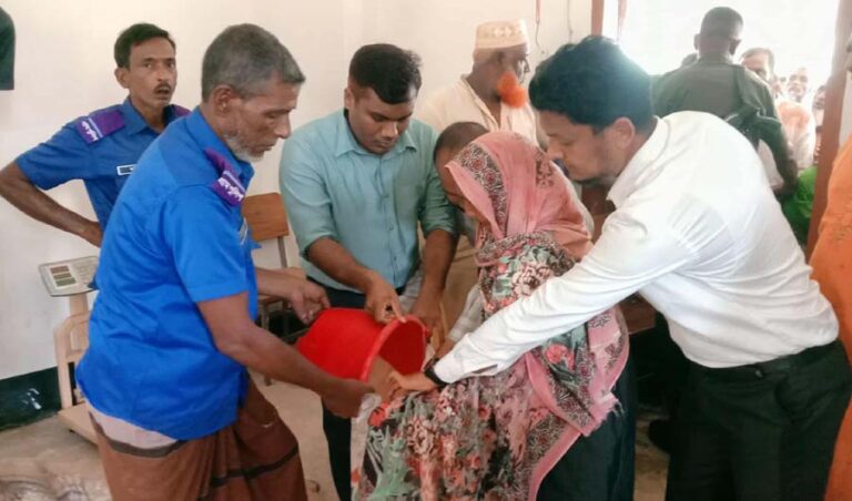 ঝিনাইগাতীতে ভিজিএফ’র চাল পেলো ১২৬১৭ পরিবার
