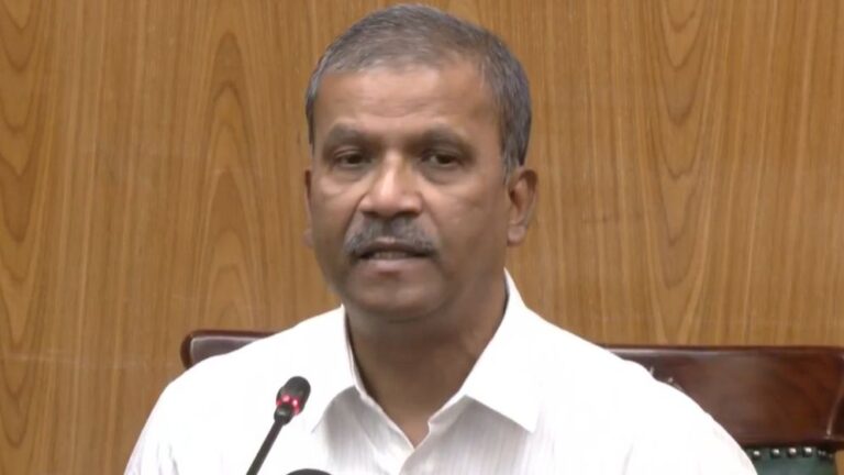 জীবনে এত অসহায় কখনো অনুভব করিনি: আইন উপদেষ্টা