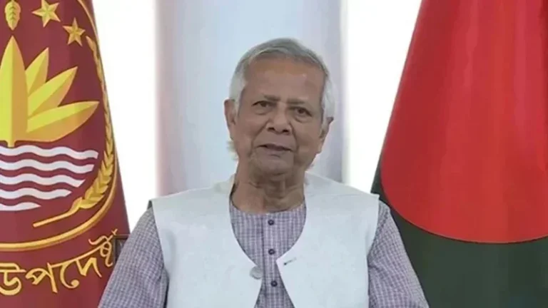 ৪ দিনের সফরে যুক্তরাজ্য গেলেন প্রধান উপদেষ্টা