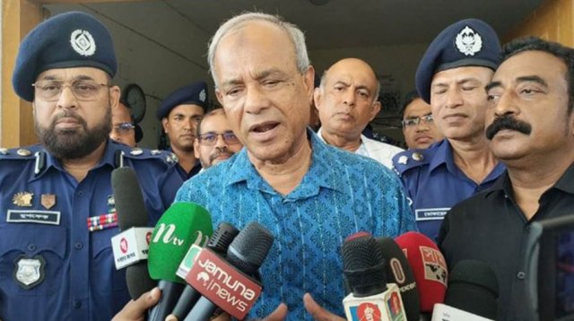 পুলিশের কাছে মারণাস্ত্র থাকবে না: স্বরাষ্ট্র উপদেষ্টা