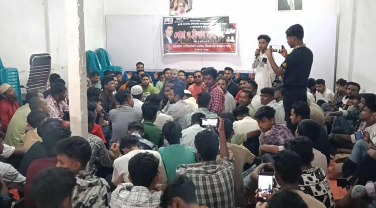 জুলাই-আগষ্টের শহিদের স্মরণে ও আহতদের সু-স্বাস্থ্য কামনায় ঝিনাইগাতীতে দোয়া ও মিলাদ মাহফিল অনুষ্ঠিত