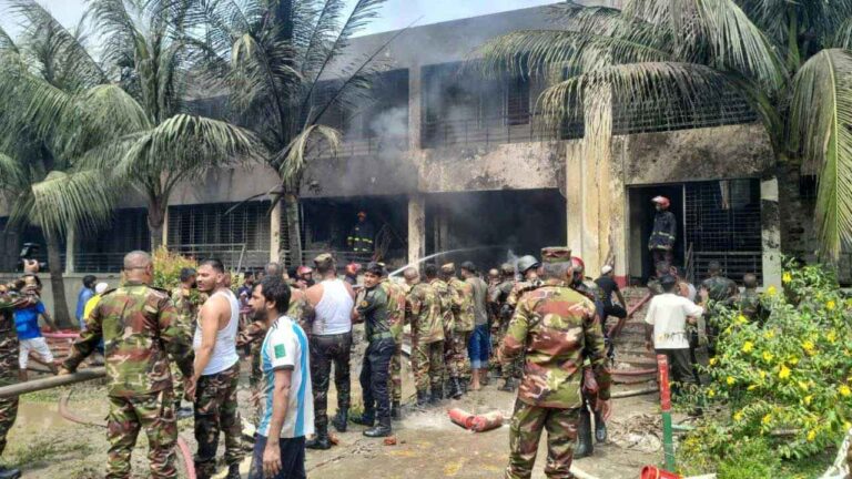 বিমান বিধ্বস্তের ঘটনায় নিহত ১৯: ফায়ার সার্ভিস