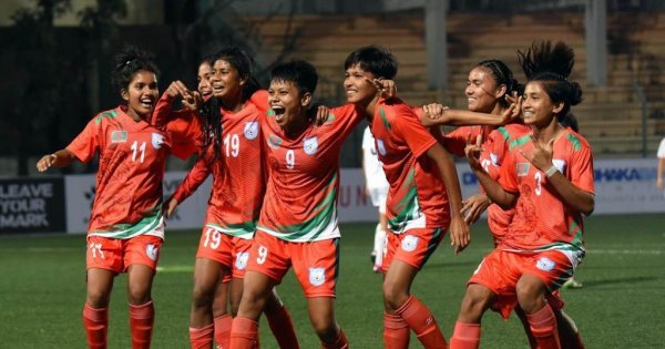 ভুটানকে গোল বন্যায় ভাসালো বাংলাদেশের মেয়েরা