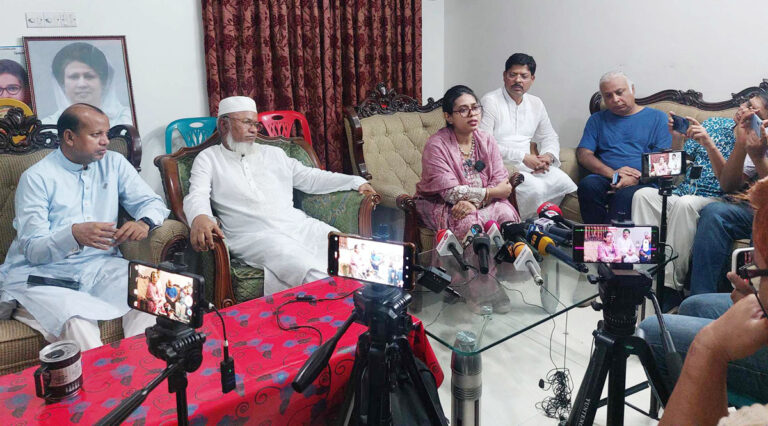 শেরপুরে সাংবাদিকদের সাথে বিএনপি নেত্রী প্রিয়াঙ্কার মতবিনিময়