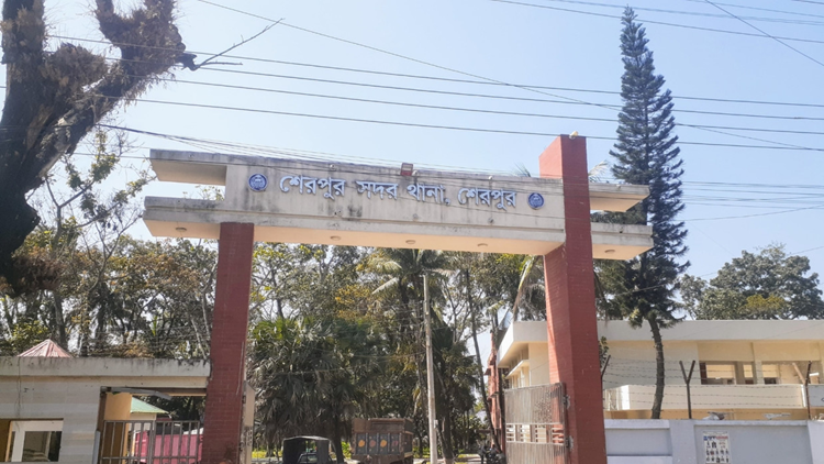 শেরপুরে চাঁদাবাজী ও ইউনিয়ন পরিষদে তালা দেয়ায় ছাত্রদলের দুই নেতাকে পুলিশে দিল বিএনপি